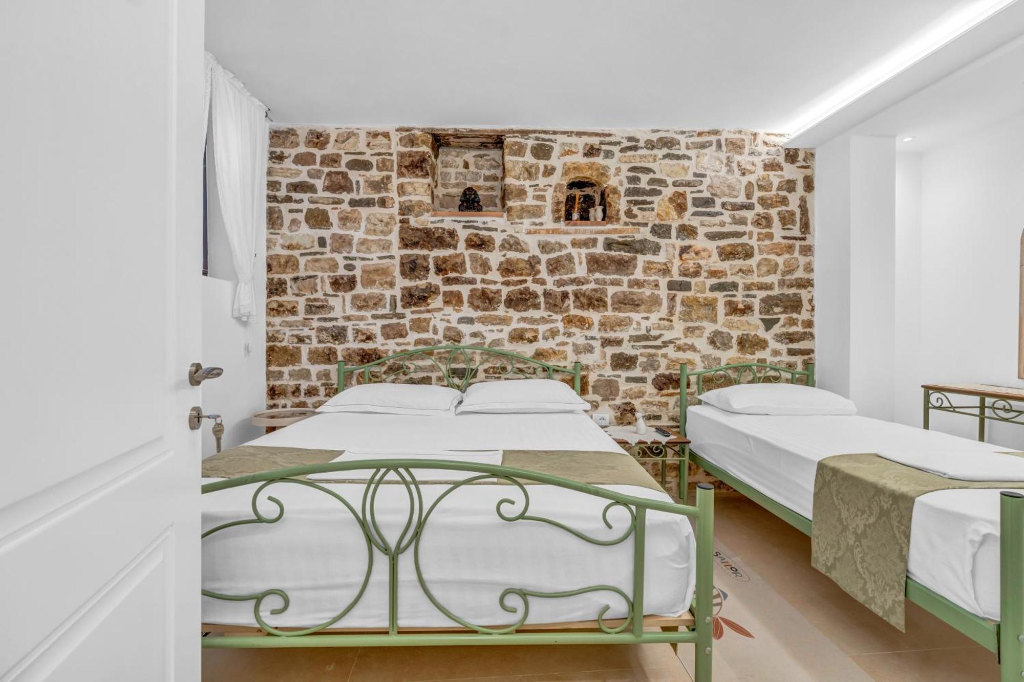 The Well House - Unesco Berat Extérieur photo