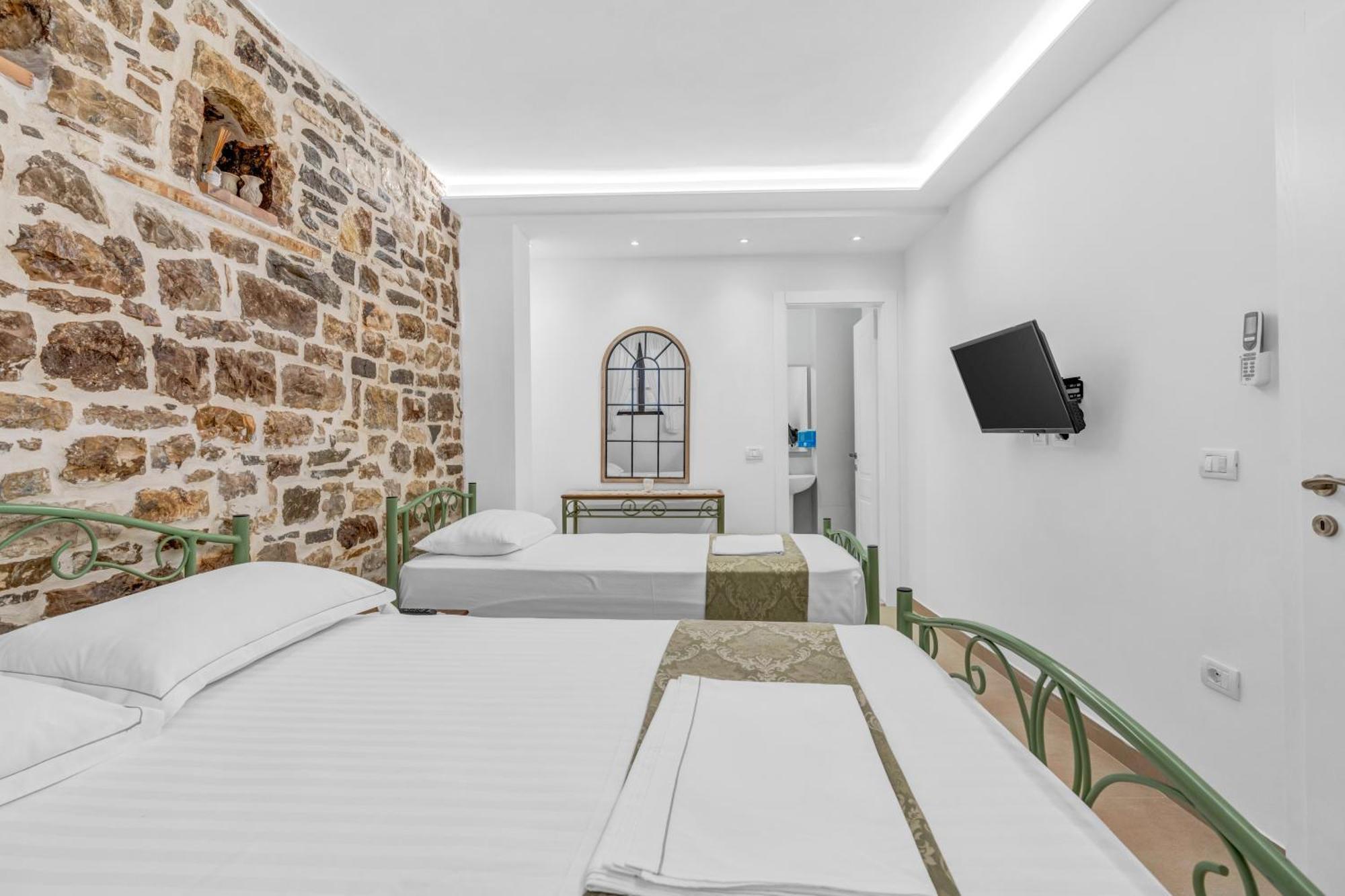 The Well House - Unesco Berat Extérieur photo