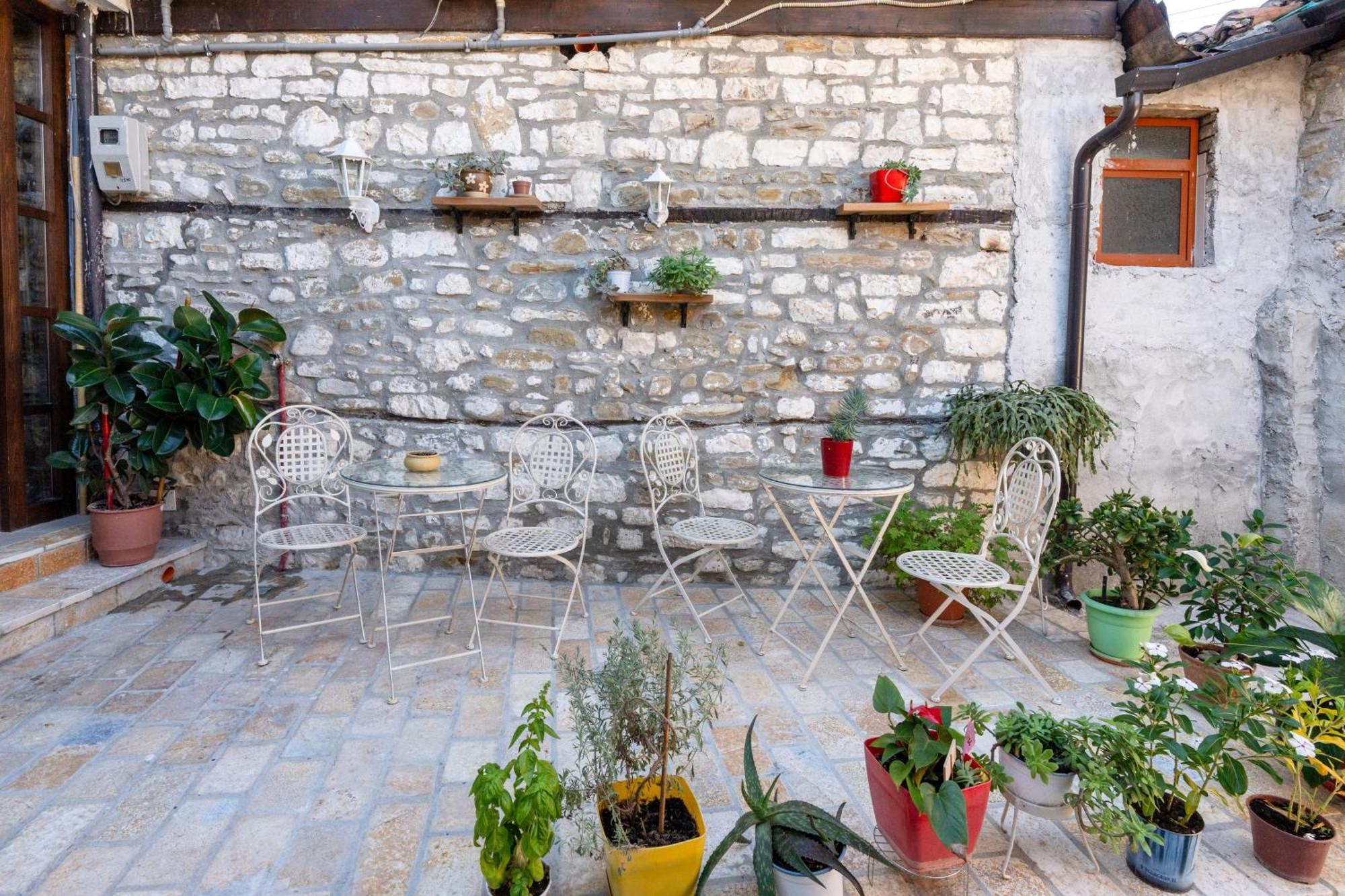 The Well House - Unesco Berat Extérieur photo